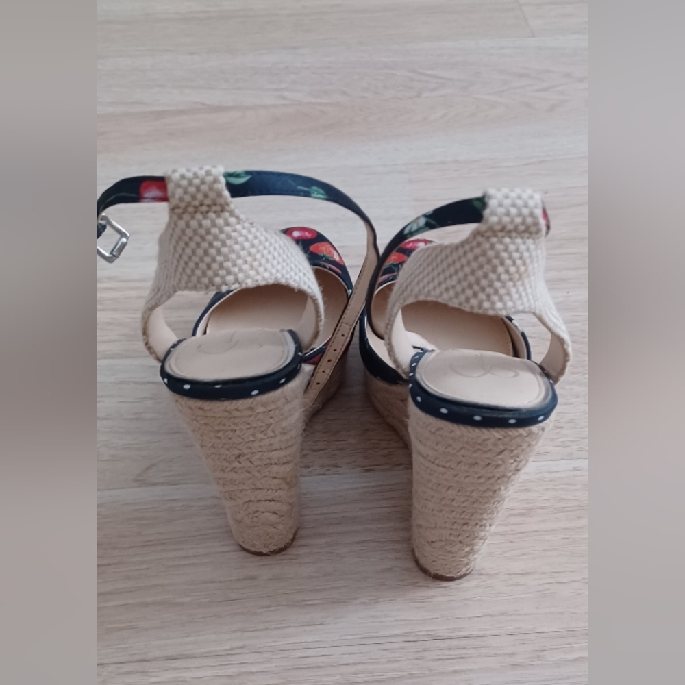 Jessica Simpson Wedges (INTACT) - Picture 3 of 4